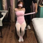 辛一油亮白丝麻袋包裹