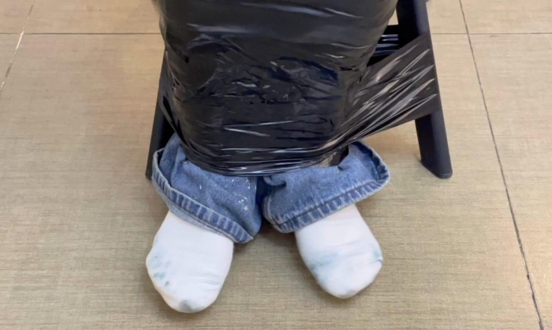 【小晗】小贺的胶带缚，严实地固定在椅子上，演技慢慢到位了-9