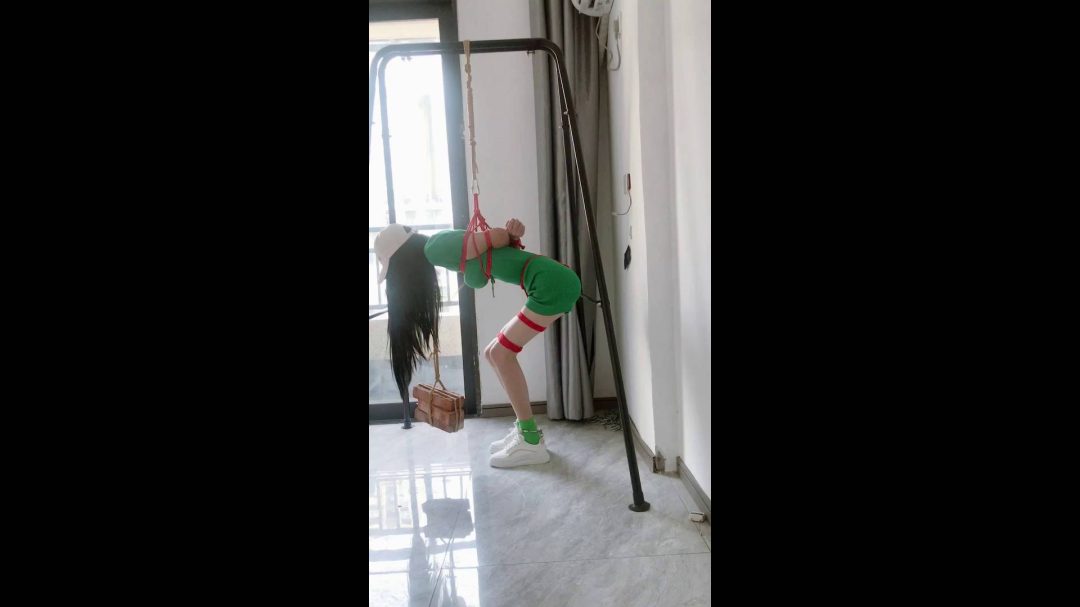 再次挑战难受的吊绑玩法+阳台镣铐-4