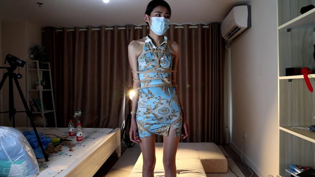 长腿欣悦，性感肉丝短旗袍，仰面开脚缚-1