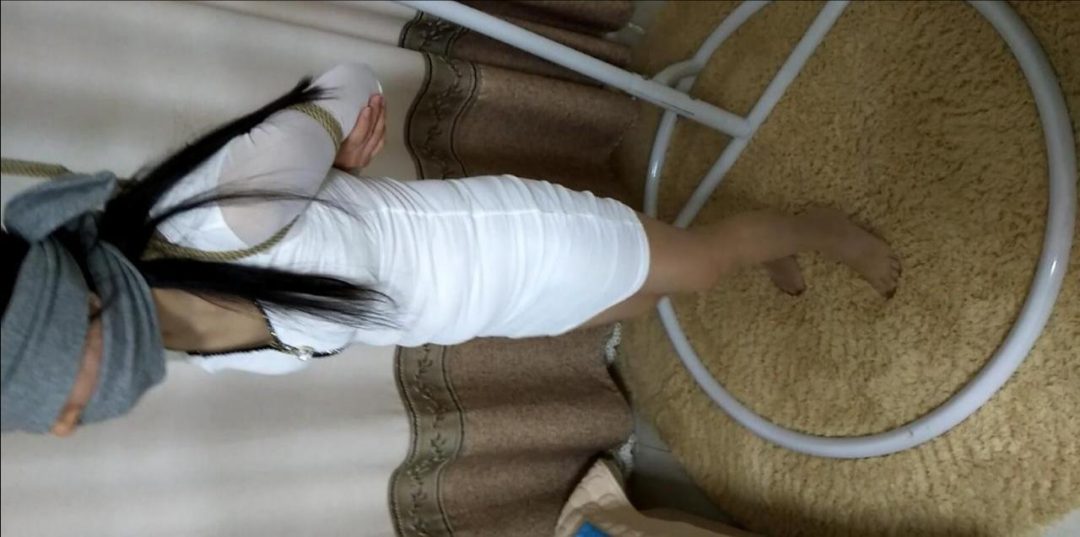 报复女钢琴老师（本人基本露全脸了）（四马、M开脚、单腿吊、双脚吊）（又是丝足控福利）-4