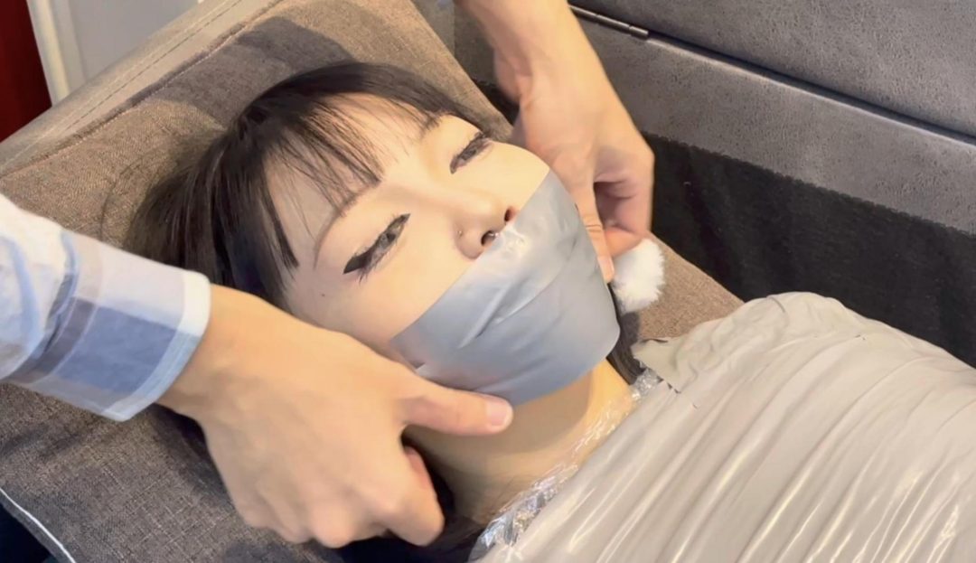 【小鹿】又到了，小鹿的胶带木乃伊时间-5