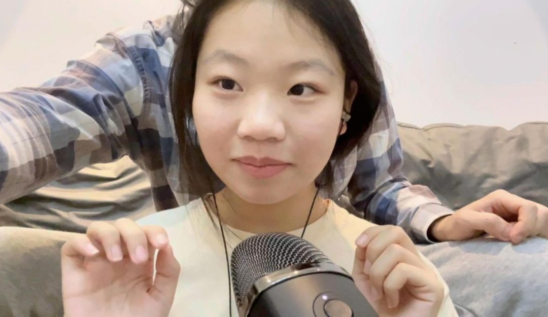 【小RASMR】口球堵嘴后，7层胶带，层层严密地封嘴，小R却认真地玩儿了起来-8