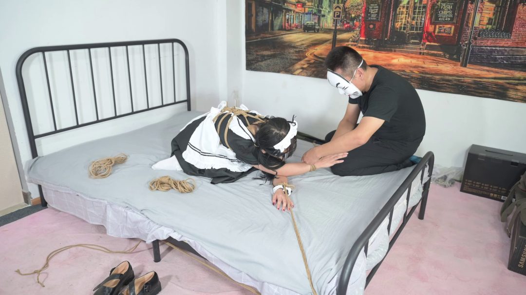 女仆装床上趴缚-白袜、TK、吻背-6