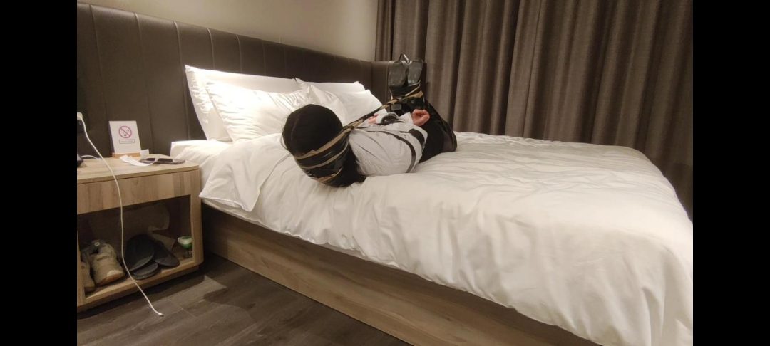 可可油丝长靴 制服 高跟鞋 封嘴 驷马放置-4