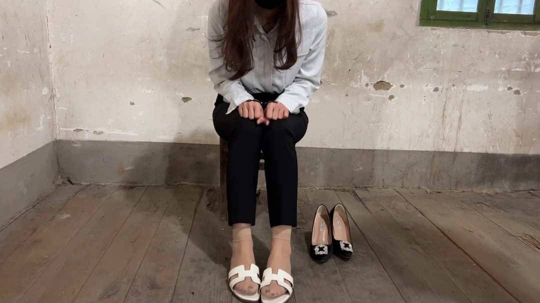 刚毕业的女白领洋洋，因涉嫌酒后驾车，接受问讯-6