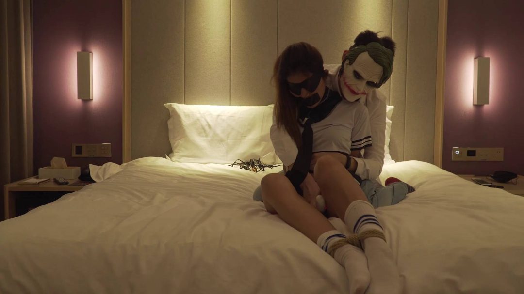 新模特长腿御姐名模初体验捆绑-3