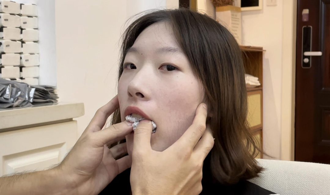 【小雪】椅子的胶带缚，这次先堵嘴，再贴胶带，严实地面部封堵-4