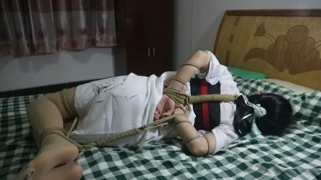 硬盘里的考古视频 喜欢臭脚妹妹的可以收藏一波 汉元素、肉丝、驷马、团缚-3