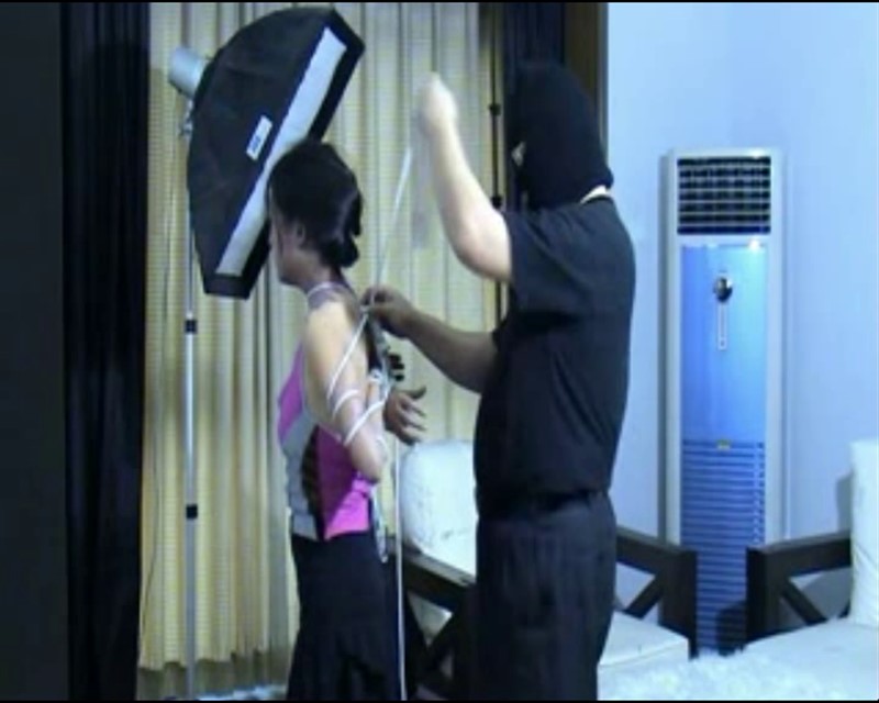 [美丽城堡] 优优粉衣捆绑-1