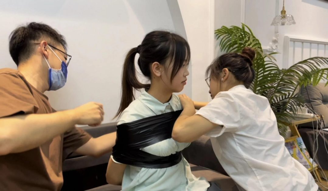 【小依】【小汪】【小杨】第一次拍摄三人捆绑，很费时间，也很有趣，3个人的简单挣脱实验1~-3