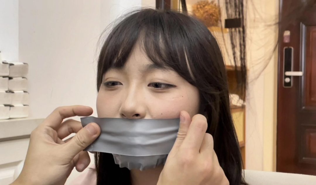 【小诺】小诺的黑丝小jio，拉近看，线条感还是很不错，挣扎感也很足，不容错过的好模特-6