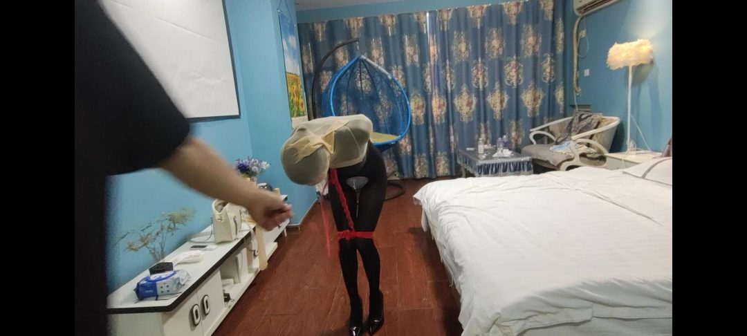 （老板定拍） 嗷嗷穿上连体丝袜 医用敷贴封上眼睛-8