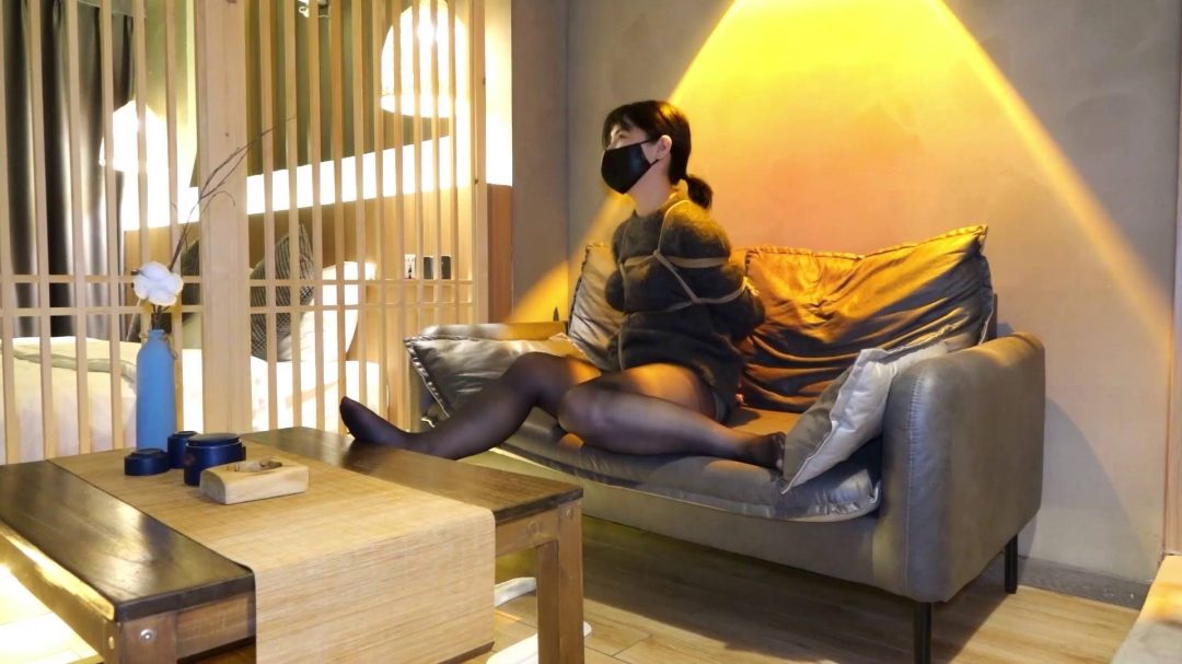 黑丝紧缚恭贺新春-3