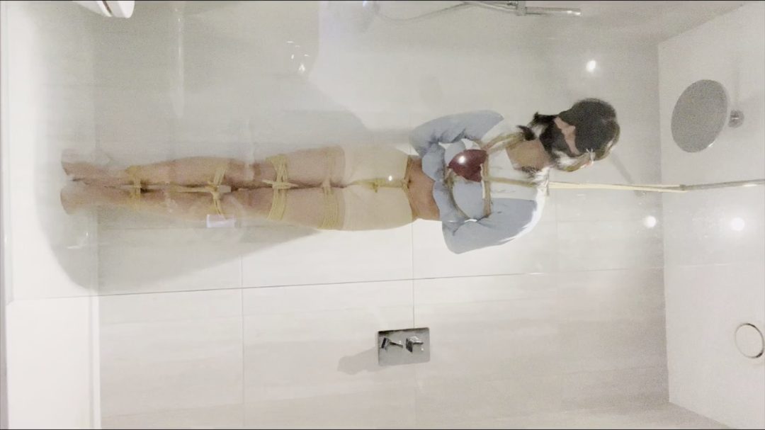 吊缚特辑，强制踮脚罚站！并腿+单脚两种吊绑、JK、水手服、OL、迷你上衣、肉丝+黑丝吊绑-2