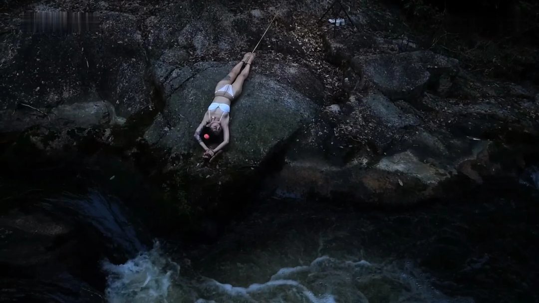 甜甜日本旅拍美束一-13