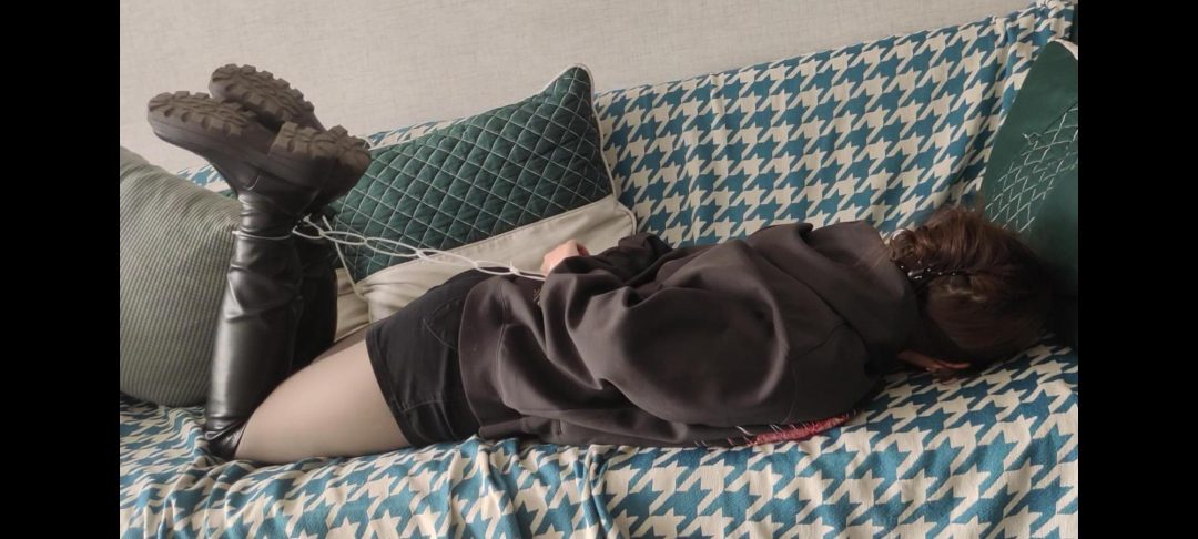 可可长筒靴扎带捆绑放置-3