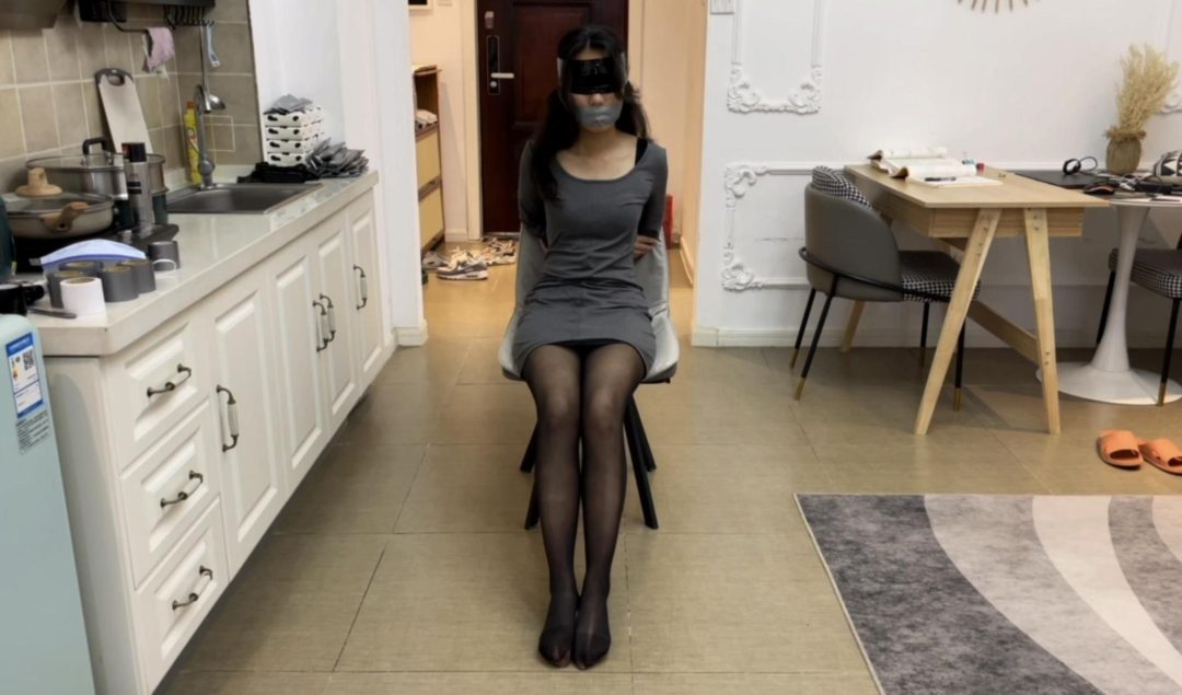 【小阳】银色胶带的紧缚~-8