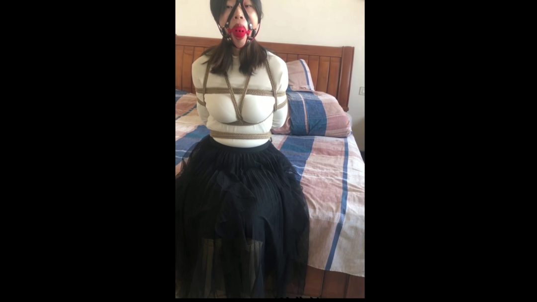 大胸女孩雪儿的捆绑初体验 日式紧缚 马具口球堵嘴-6