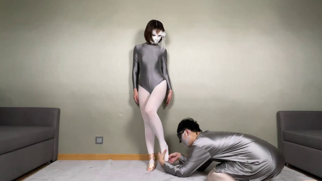 芭蕾少女的保鲜膜木乃伊捆绑-3