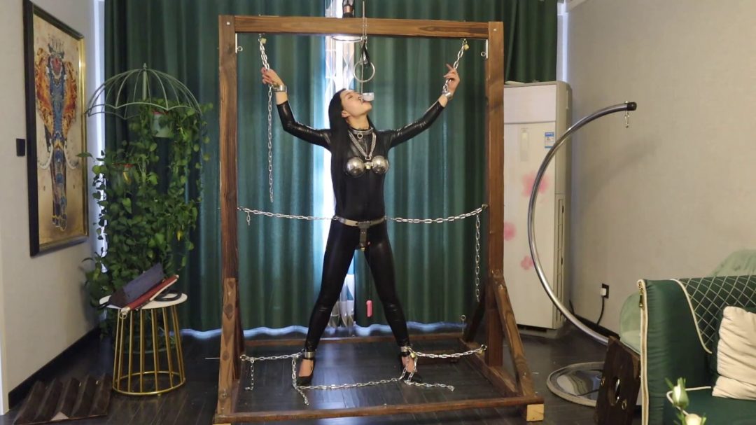 私奴圈养日常（上集） 实拍真实私奴的日常生活-8