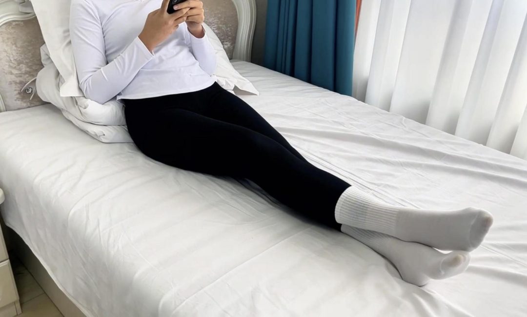 白袜瑜伽裤，与胶带的结合~-1