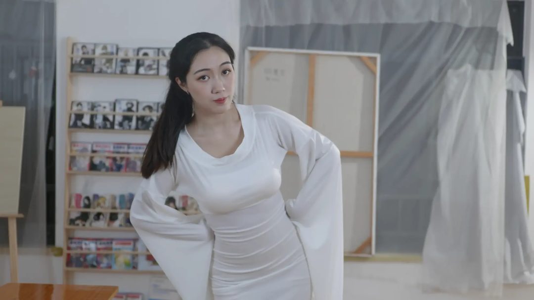 万圣节绑了个女幽灵-4