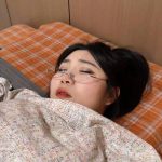 king云雀定拍《油光丝袜美女租客—粘液陷阱01》粘液丝袜诱惑 性感油光灰色美女 遭遇粘液陷阱 嘴巴被粘液封死 脚上涂满了润滑油无法站立逃脱~