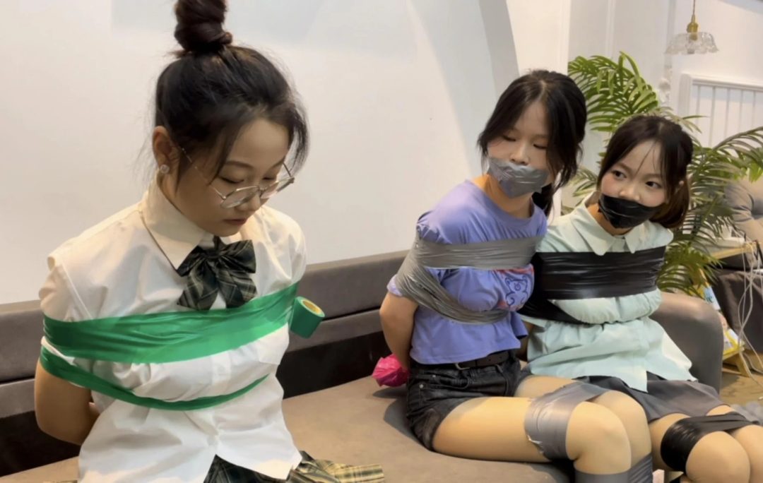 【小依】【小汪】【小杨】第一次拍摄三人捆绑，很费时间，也很有趣，3个人的简单挣脱实验1~-12