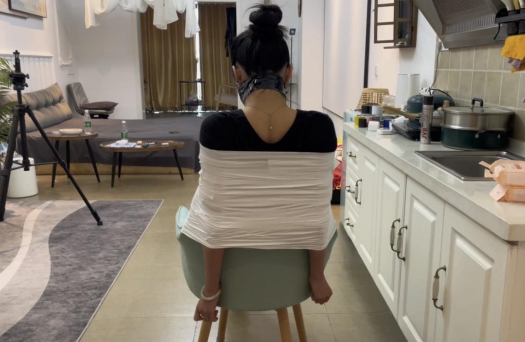 【小橙】椅子上，光坐着舒服，可不行-11