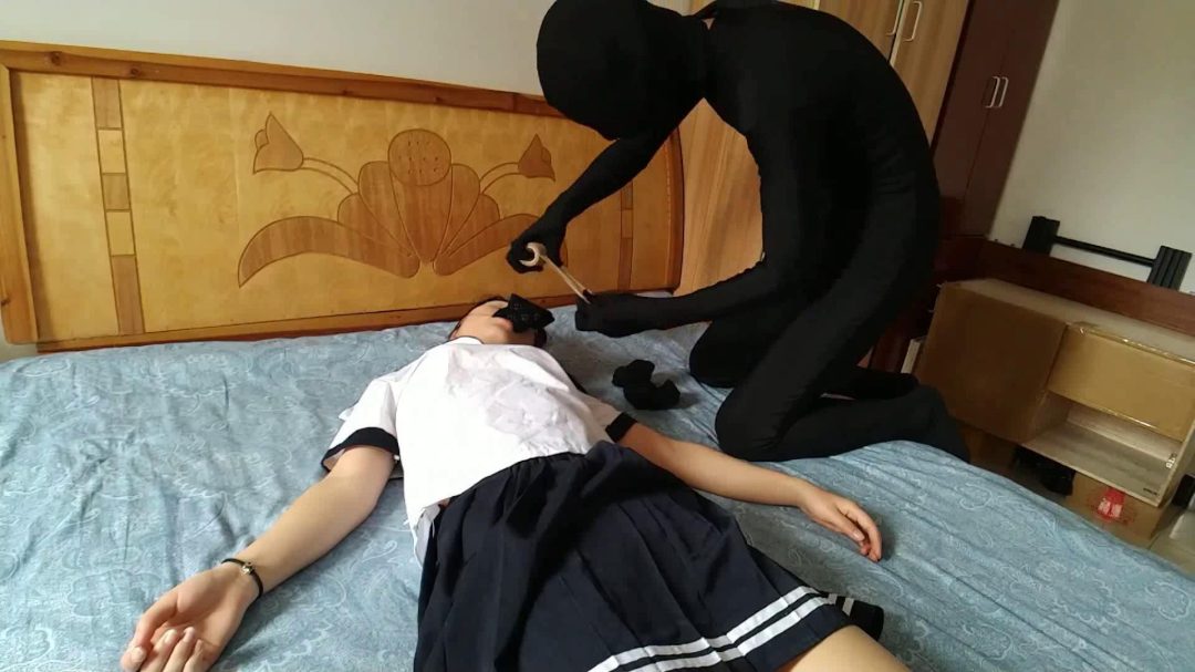 《大学生被绑架》回顾臭脚妹妹入坑之作【2】-4