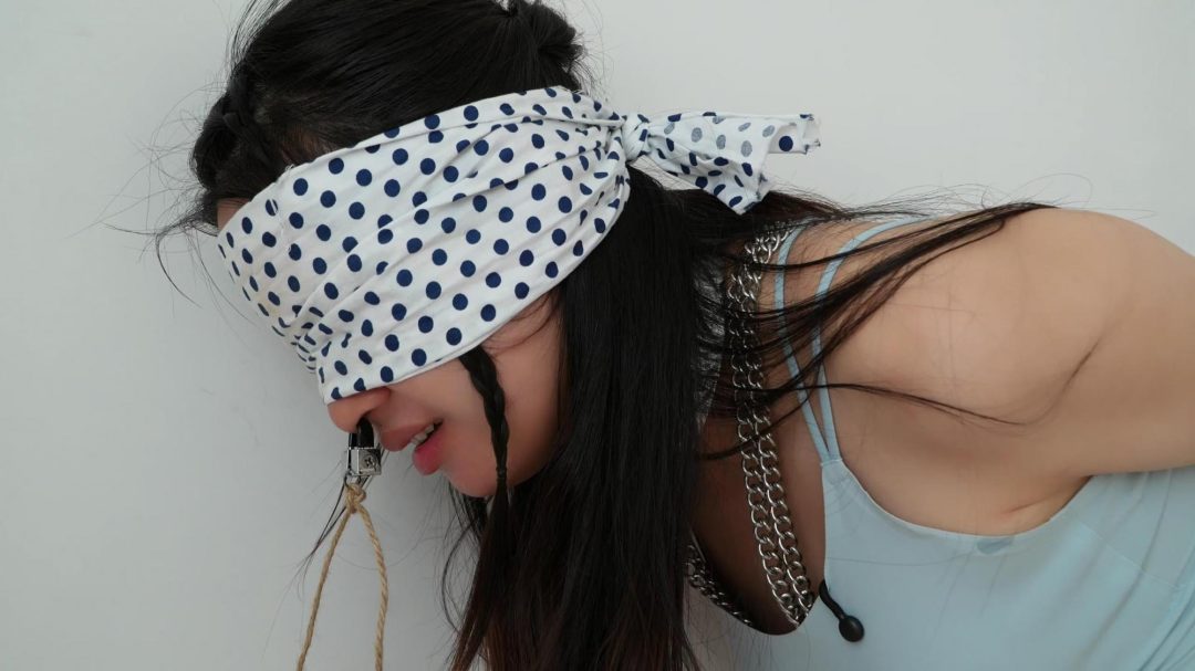 【Raymond】第二集：金属禁锢下的内置电击（贞某带 内置电击 家务 鼻锁 后抬臂吊）-7