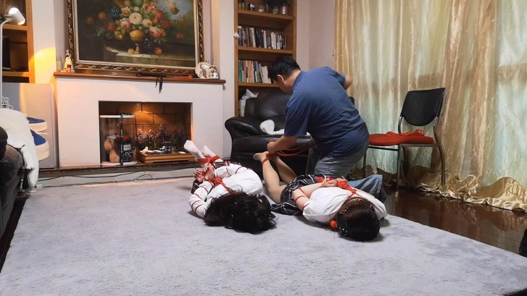 JK大学生美女闺蜜的【连缚灾难】中部-6