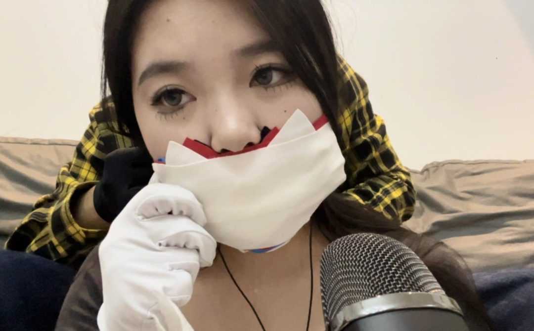 【小贝ASMR】小贝的口球+多层胶带助眠，口水封存了半小时-7