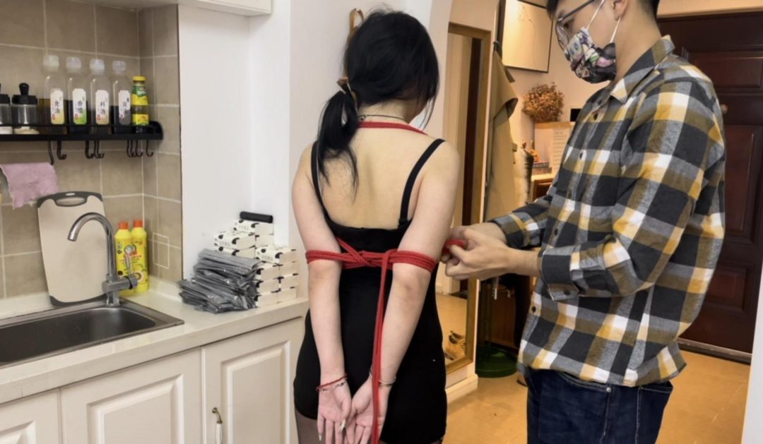 【小鹿】驷马之后，胶带严实地封嘴，只许挣扎，不许说话-1