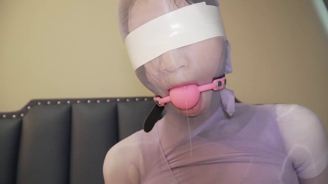 害羞长腿妹妹被木乃伊紫色丝袜全包-5