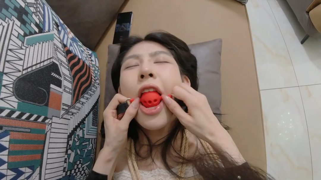 《网瘾紧缚治疗所》第三章 隔壁诊所来了个奇怪的客人-10