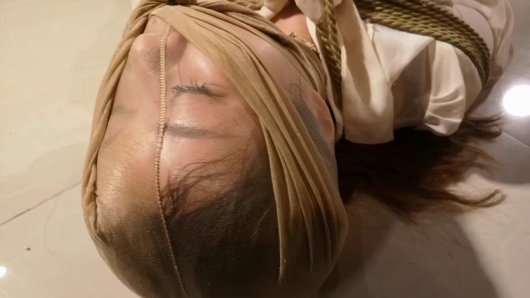 絲之秘語女绑女剧情系列，丝袜堵嘴套头，内裤堵嘴地狱，龟甲紧缚-4