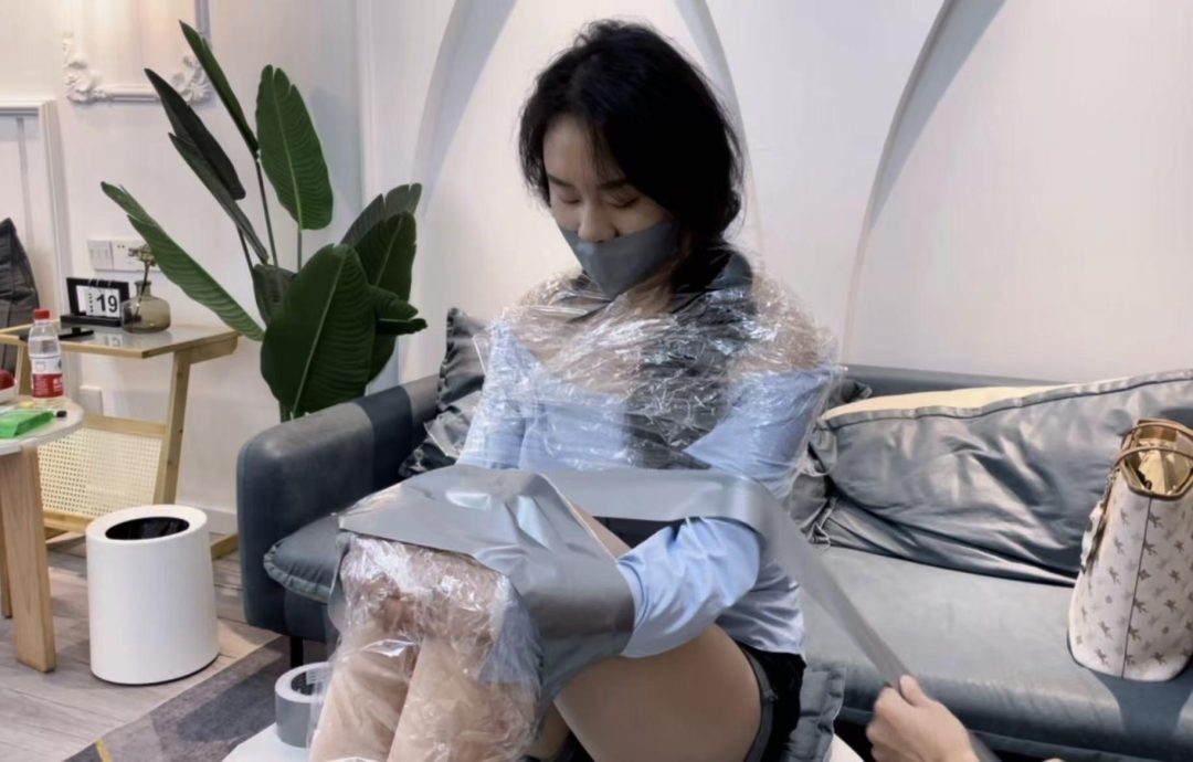 【缚艺录】【小知】桌子上的银色胶带全包，嘴巴得封严实-2
