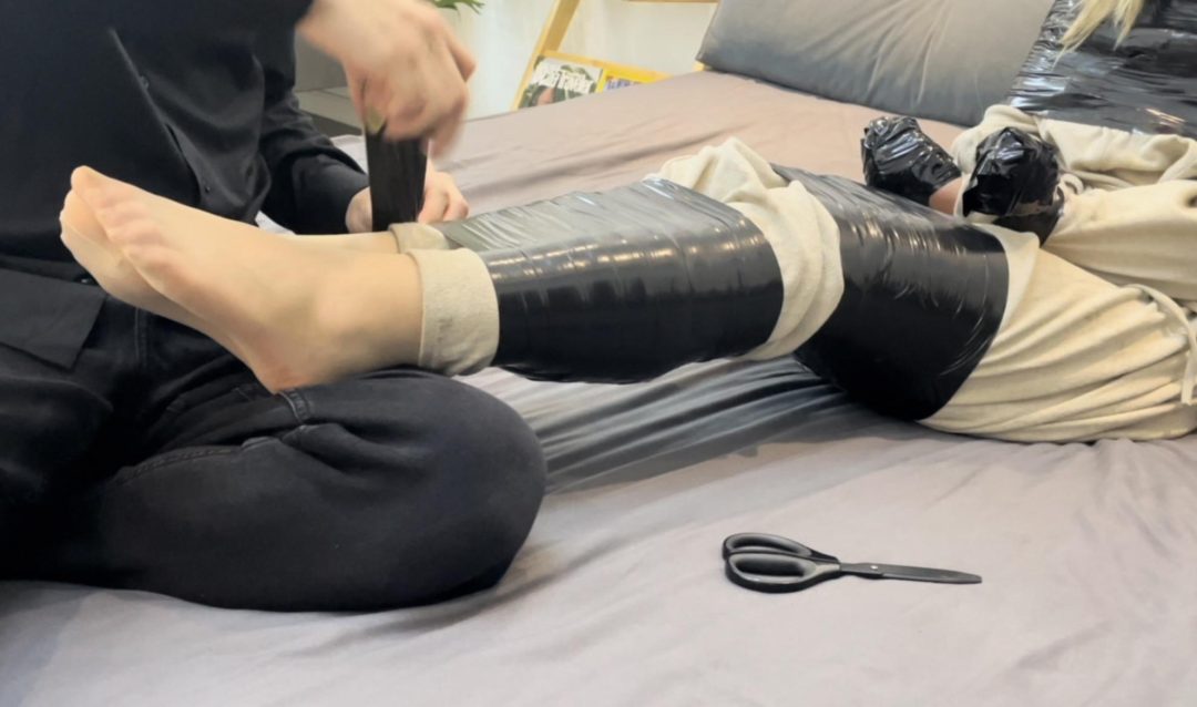 【小晗】 黑色胶带下的驷马挣扎-5