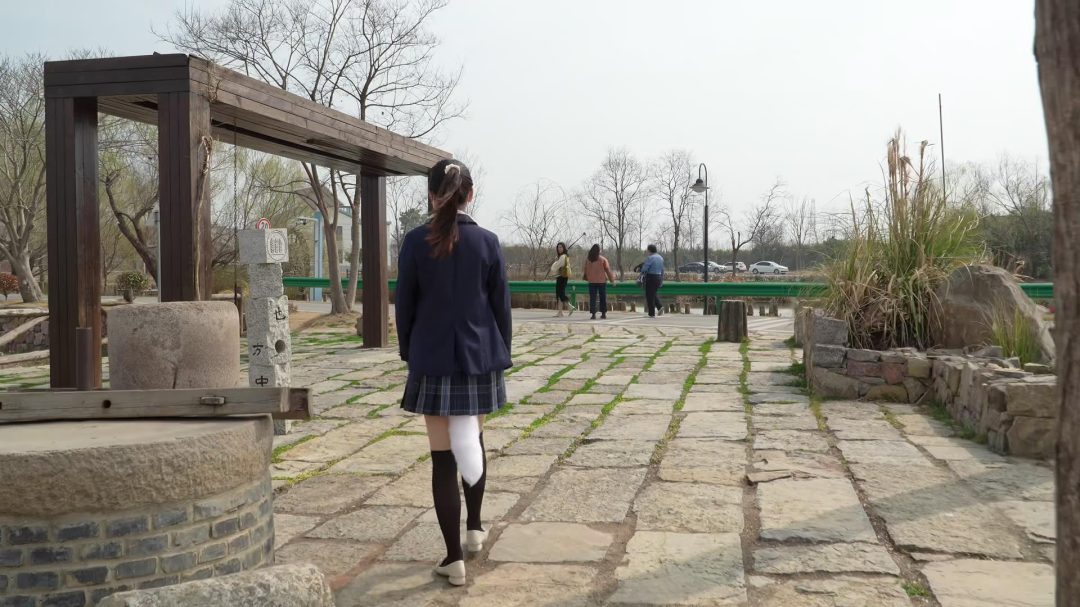 羞死人的一次户外：JK+肛塞尾巴+TD景区人前游玩/小卖部购物-9