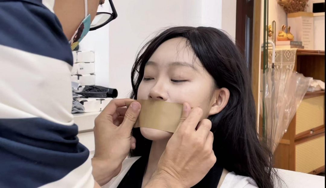 新模小林，挣扎感十足-1