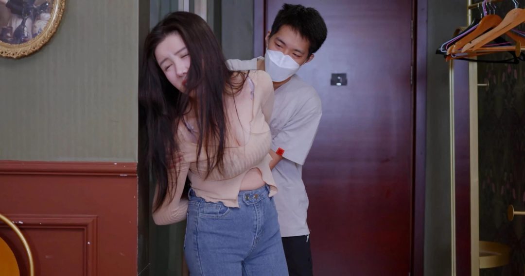 《尾随》（上集）尾随入室蹂躏-4