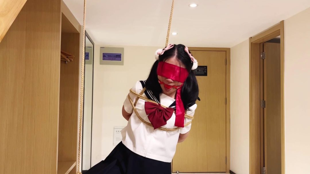 【臭脚妹妹】【白丝】【吊缚】【放置】【口球】【挣扎】-5