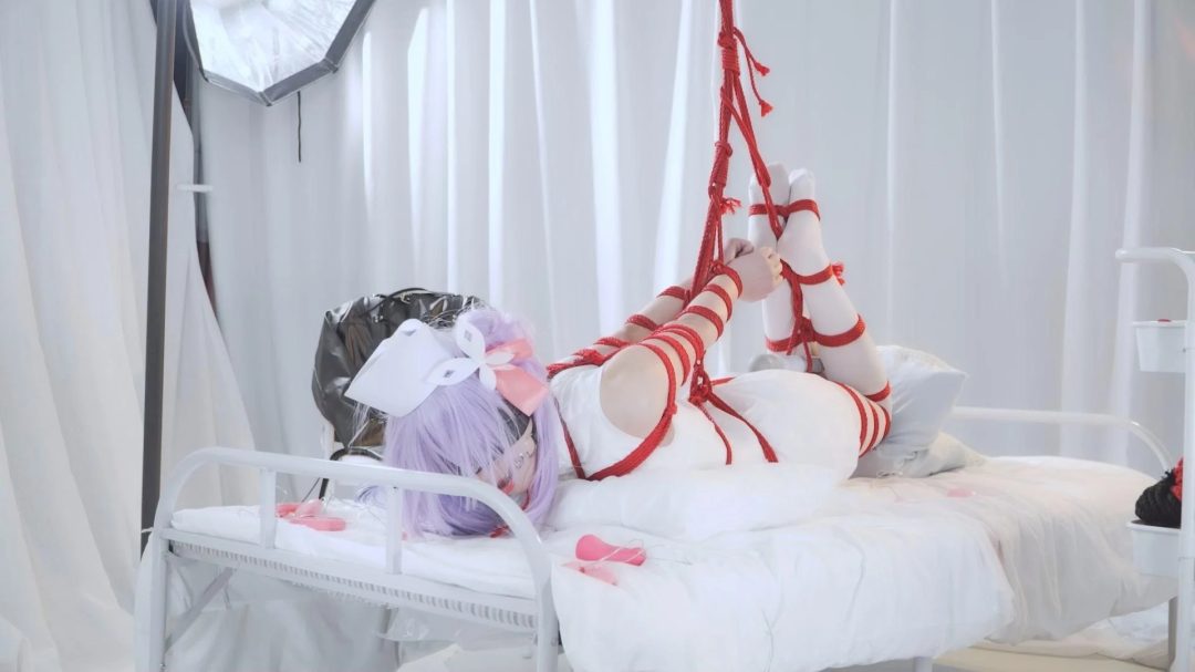 捆绑Cos系列第六集，独角兽小护士 驷马 吊缚 后手吊缚 眼罩 胶带 恋足 打脚心 口球 捆绑-4