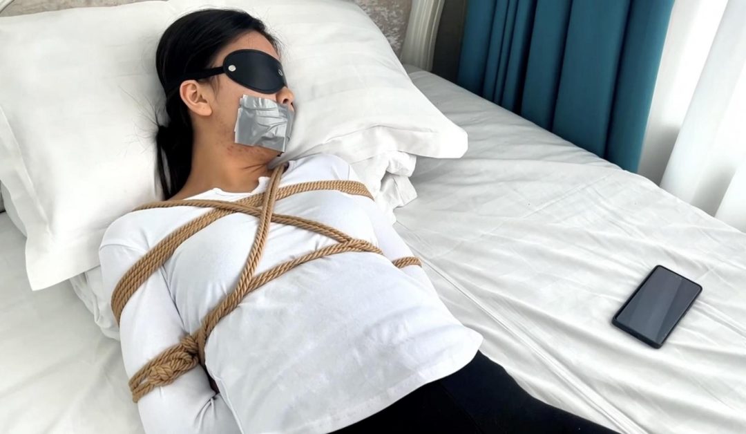 白袜瑜伽裤，与胶带的结合~-3