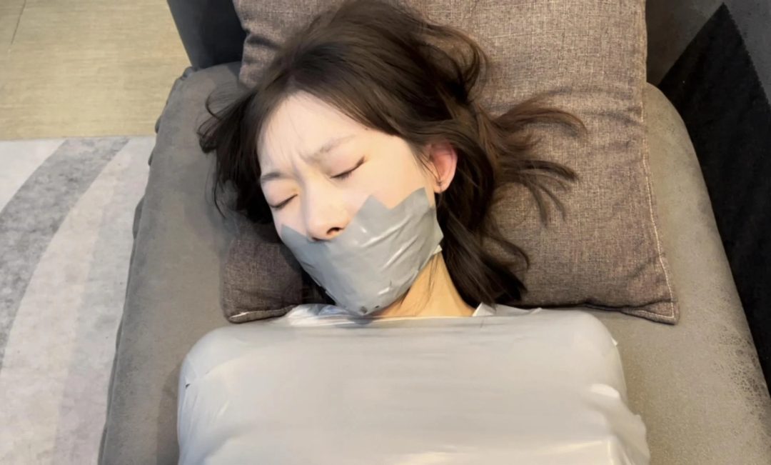 【小雪】 胶带全包，小雪的侧颜真好看-8