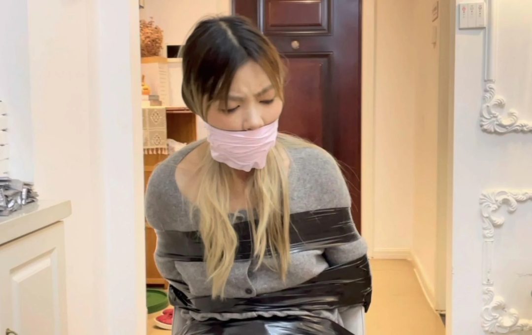 【小晗】小贺的胶带缚，严实地固定在椅子上，演技慢慢到位了-10