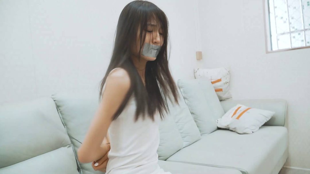 加不到女神的微信吗？快递员的霸王硬上弓，绑上后，嘿嘿，不由得你拒绝！-5