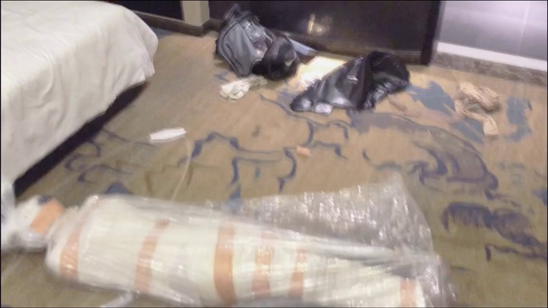 灰丝小清新超紧木乃伊包裹窒息一小时妹子已经意识模糊把自己当成了个木乃伊-8